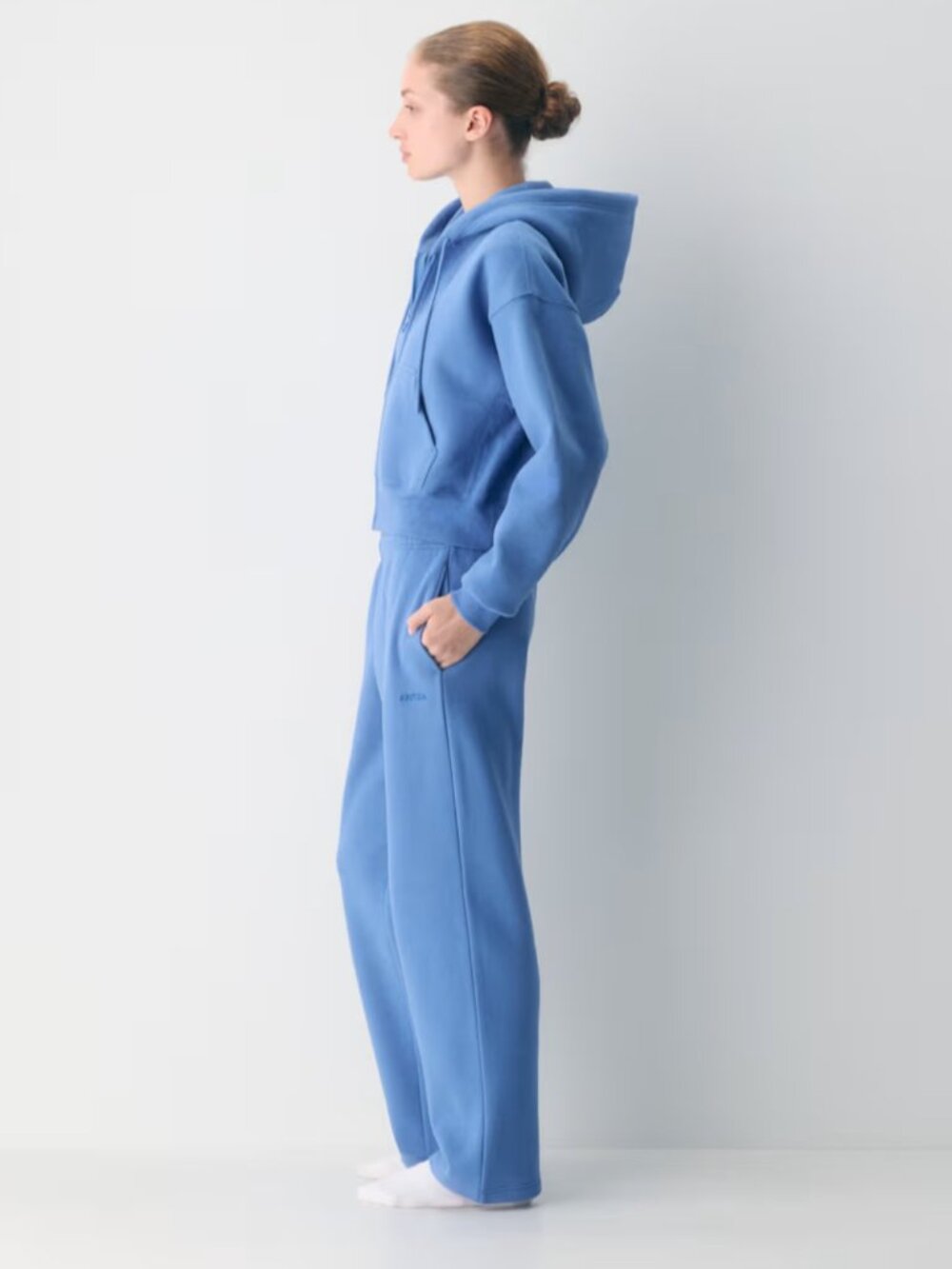 NWT Aritzia Sweatfleece MEGA STRAIGHT pants French Blue